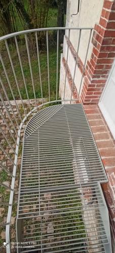 ESCALIER MÉTALLIQUE EXTÉRIEUR