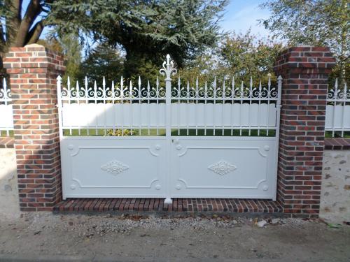 PORTAIL - PORTILLON - CLÔTURE FER FORGÉ