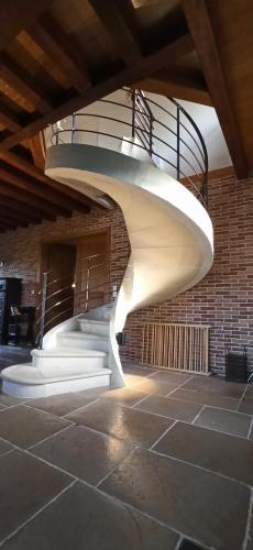 Rampe d'escalier débillardée